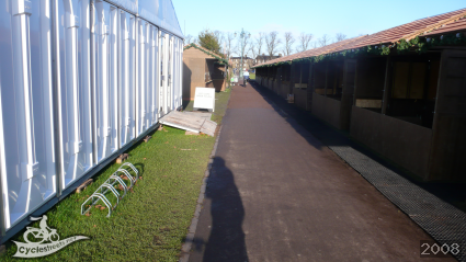 In 2008 the ice rink and stalls were very close to the paths bringing those trying to pass through into conflict with shoppers.  