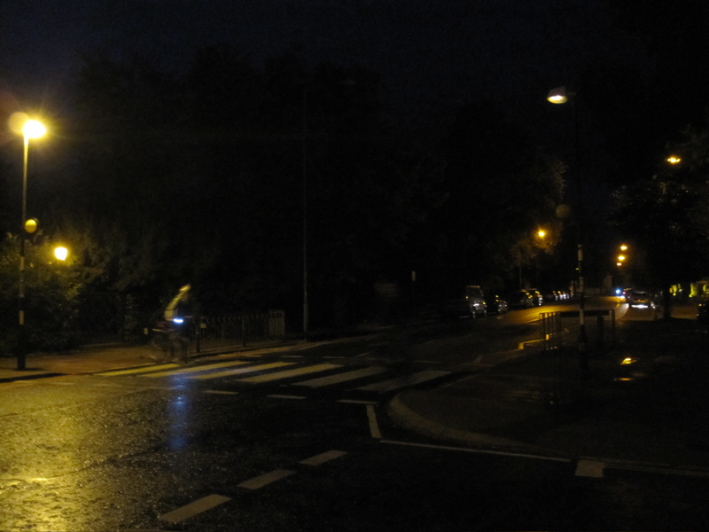 Chesterton Road Crossing - One Floodlight Out