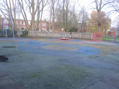 The area of the playground on Jesus Green which is intended for younger children is rather desolate as old play equipment has been removed. The city council may not improve matters before spring 2011. 