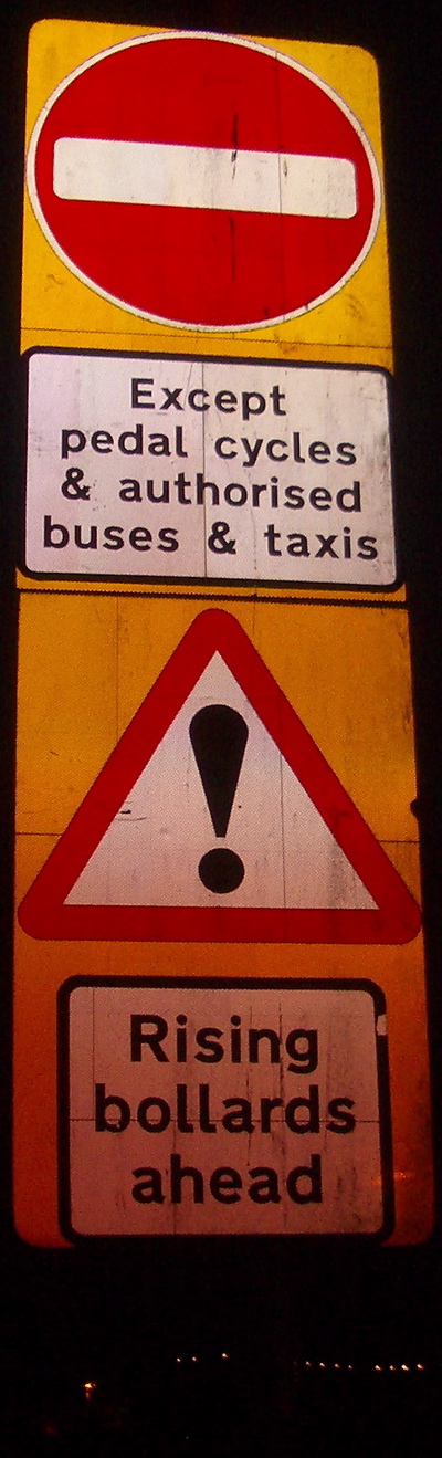  Cambridge, No Entry and cycle way sign used together