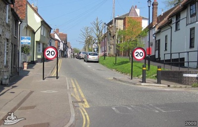 This 20mph street in Saffron Walden has no speed humps / tables / cushions.It is very clearly signed!